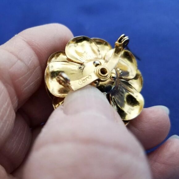 CORO VINTAGE WILD ROSE BROOCH/PIN WITH PEARL CENTER EUC - Picture 3 of 10